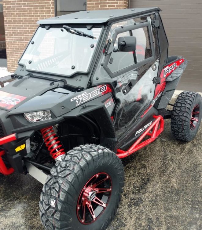 RZR-1000-B-661x750