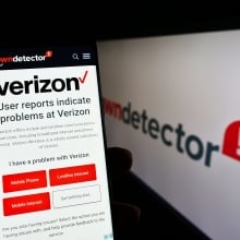 Verizon phone showing outage widespread