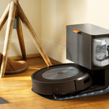 iRobot Roomba 7+