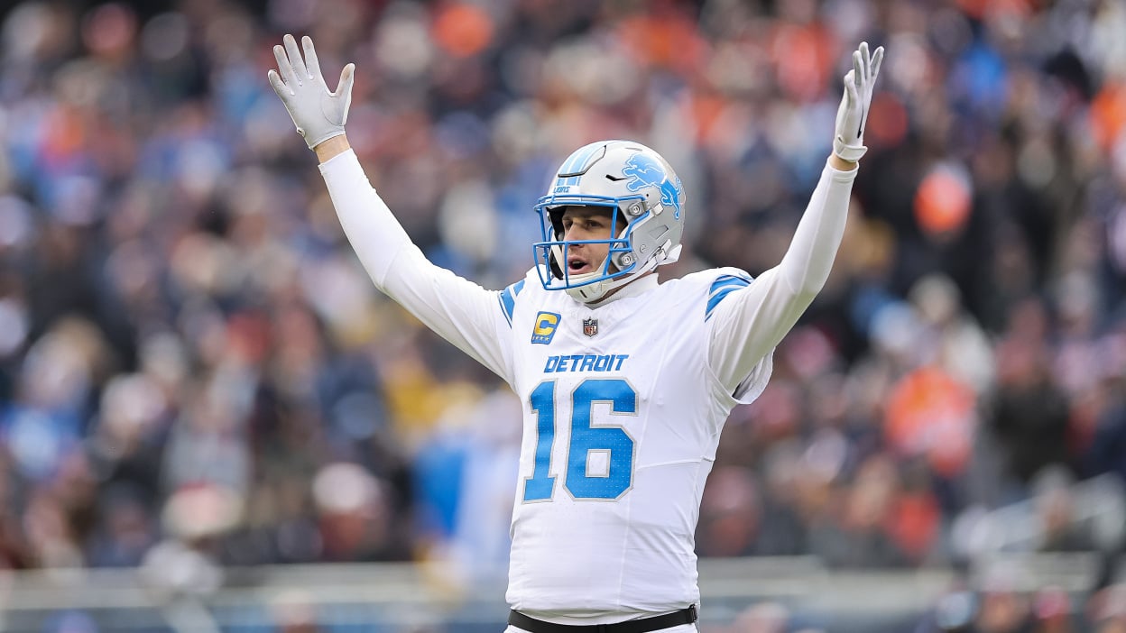 Jared Goff #16 of the Detroit Lions reacts against the Chicago Bears during the first quarter at Soldier Field on December 22, 2024 in Chicago, Illinois.