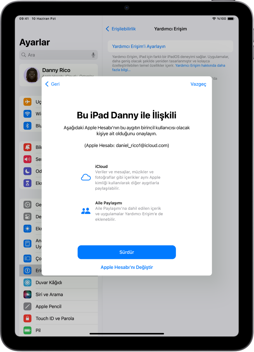 Aygıtla ilişkili Apple Hesabı’nı ve Yardımcı Erişim ile kullanılabilecek iCloud ve Aile Paylaşımı özellikleri hakkındaki bilgileri gösteren bir iPad.