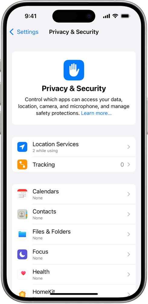 La pantalla Privacidad y seguridad, con la configuración de Localización y rastreo, y la configuración para controlar qué apps pueden tener acceso a tu información.