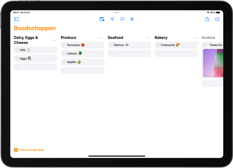 De Herinneringen-app met een boodschappenlijst waarin de categorieën in kolommen zijn geordend.