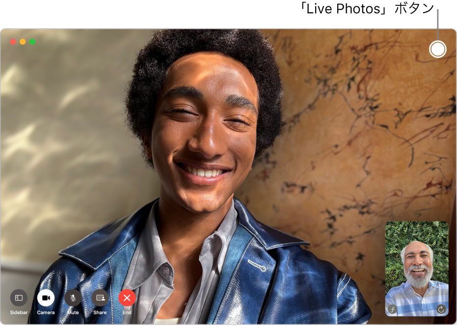 1対1のビデオ通話のFaceTimeウインドウ。ウインドウの右上隅に「Live Photos」ボタンがあります。