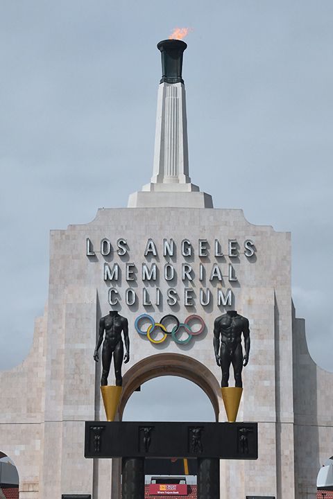 Landmark, Architecture, Font, Tourism, Vacation, Building, Monument, Mural, Advertising, City, 