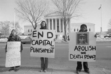 people protesting death penalty outside supreme court