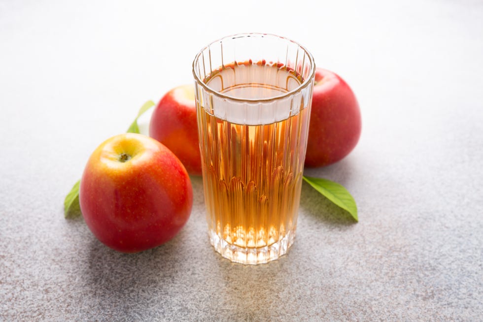 apple juice and red apples