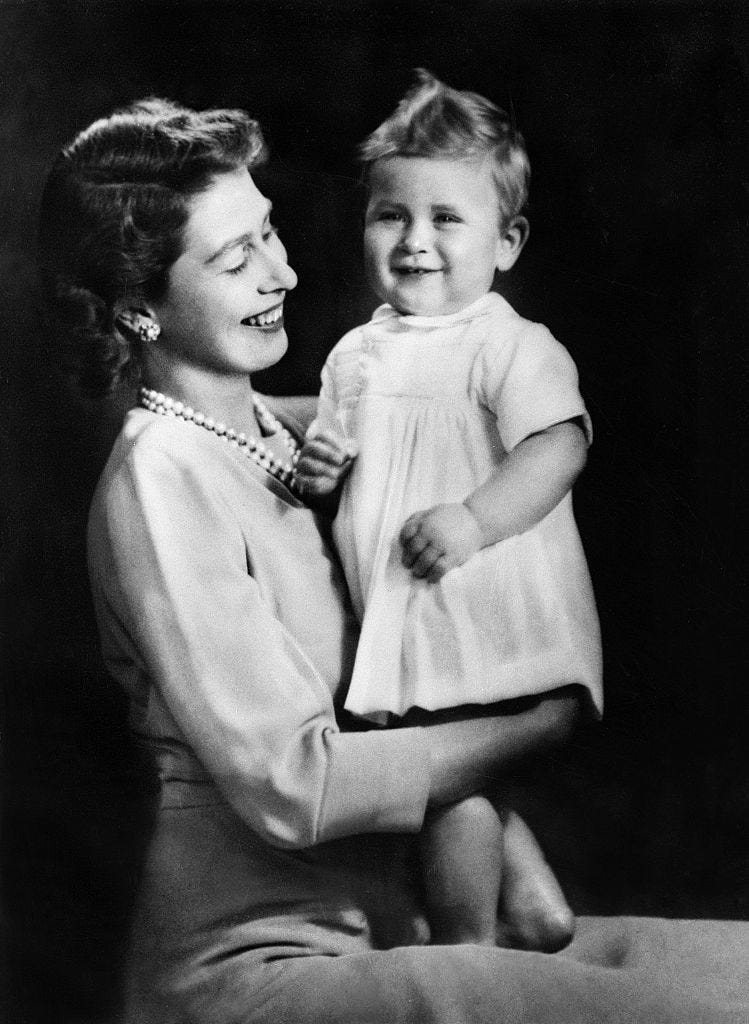 elisabeth ii von gb mit sohn prinz charles