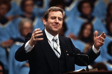 jerry falwell delivering sermon