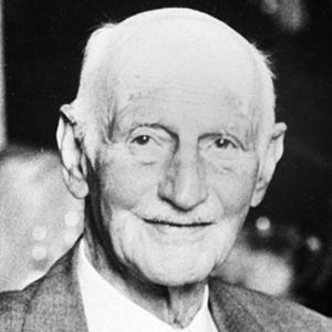 otto frank smiles at the camera