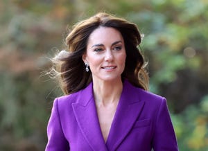 kate middleton in purple suit