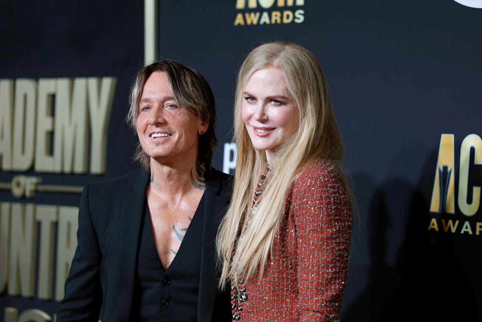 keith urban posing with nicole kidman