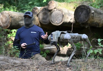 ukraine russia conflict war go2 pro robodog