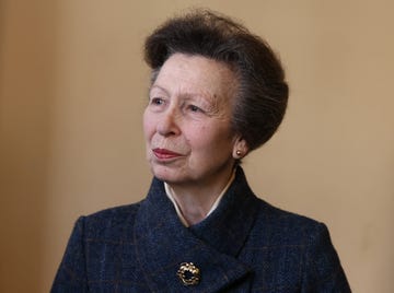 the princess royal visits off the streets in wellingborough