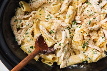 Slow cooker chicken alfredo horizontal