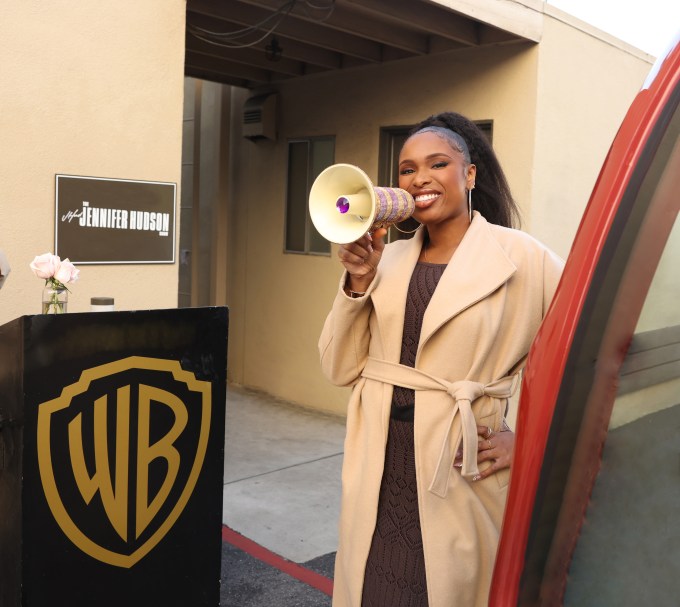 Jennifer Hudson of WB Unscripted TV`s `The Jennifer Hudson Show` Delights A Group Of Journalists On The WB Lot