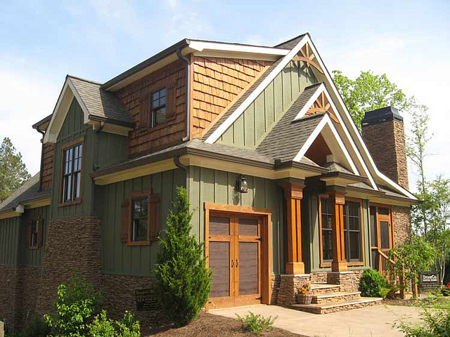 exterior paint colors rustic homes photo - 2