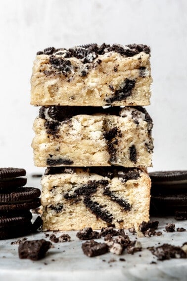 Stack of Oreo cookie bars.