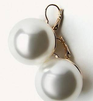 Earrings, £15.99, zara. com