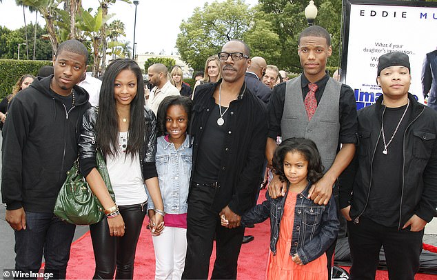 Murphy and family arrive at the Los Angeles premiere of Imagine That in 2009