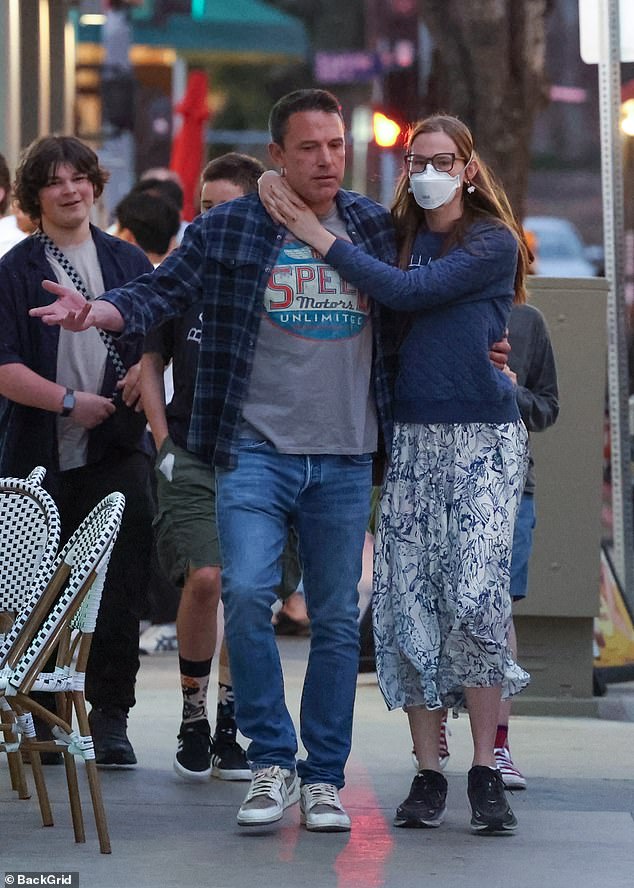 Ben Affleck took his children out for dinner in Los Angeles on Wednesday