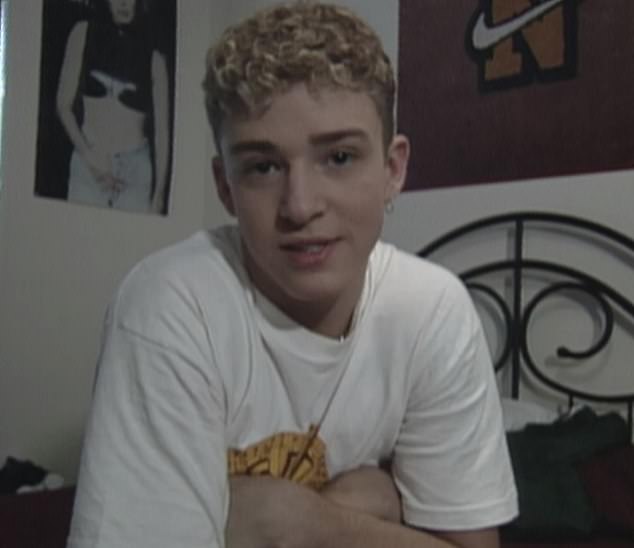 Unearthed footage of a teenage Justin Timberlake gushing over his poster of Janet Jackson on his bedroom wall is featured in Netflix docuseries, Dirty Pop: The Boyband Scam