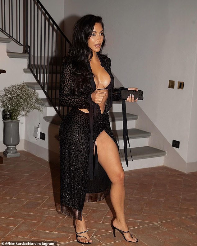 Kim showed off her enviable curves while vacationing at an Italian villa