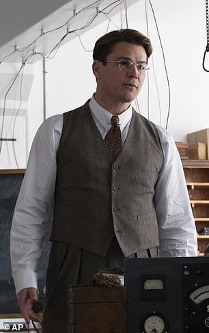 Hartnett put on 30 pounds to play Nobel-winning nuclear physicist Ernest Lawrence in the acclaimed Christopher Nolan film