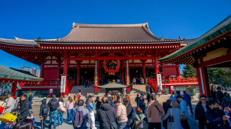 Náhledový obrázek - Dvě tváře asijského cestovního ruchu. Japonsko atakuje rekordní počet turistů, Čína předpandemická čísla stále vyhlíží