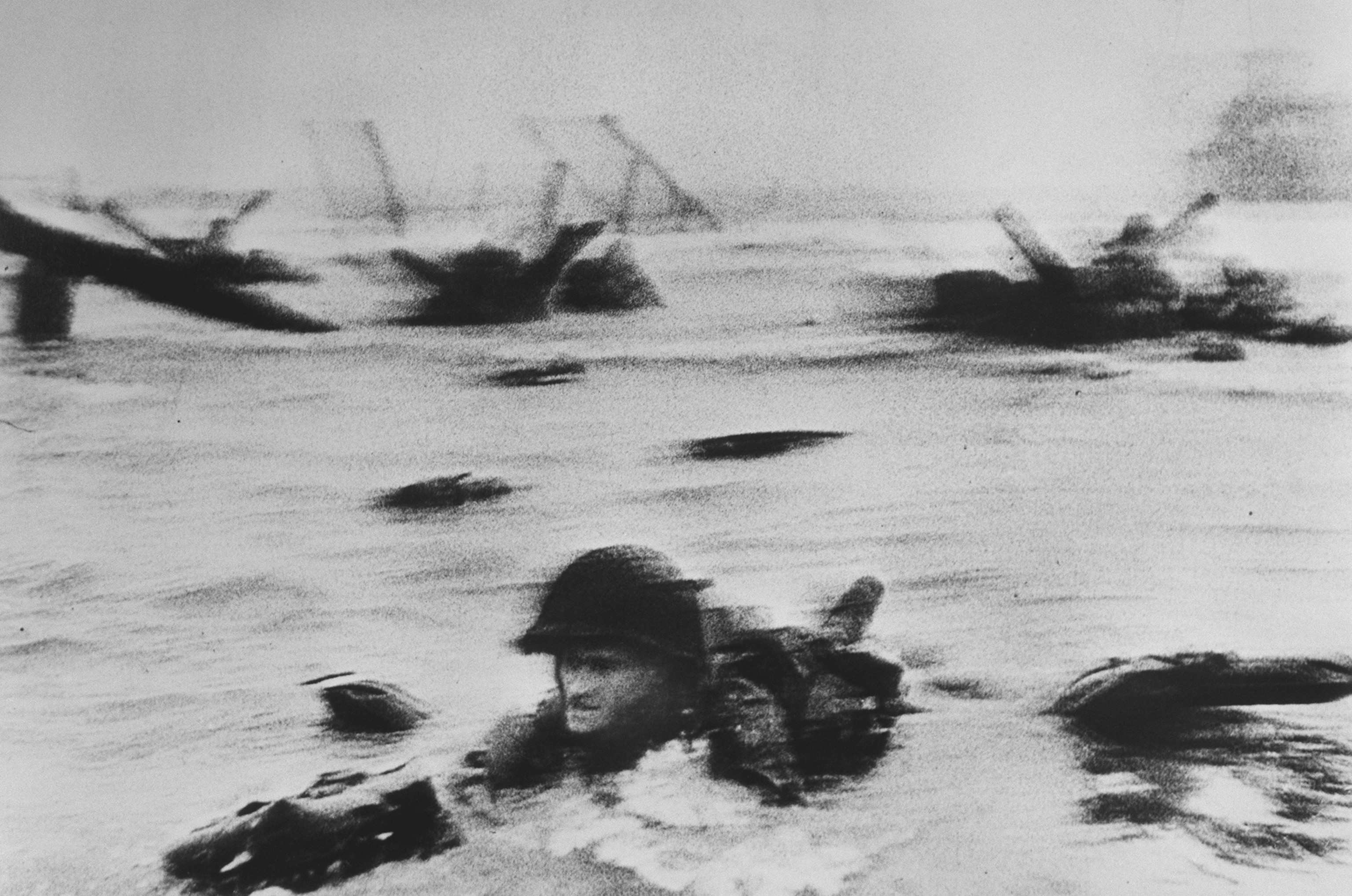 American troops landing on Omaha Beach.