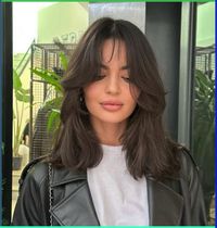 How do French women look so effortlessly chic and nonchalant? French girl hairstyles play an important role here. These are the haircuts and looks you might want to copy.