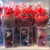 New With The Box Happy Valentine‘s Gift Setcute Little Love Bear Hold The Rose3colorspink Red And Blue4x4x22inches