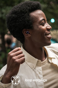 Elevate your festival style with limited edition Loop x Tomorrowland earplugs – the ultimate live music accessory. Protect your hearing and look damn good dancing in Purple with a holographic glow or Black with gold details. Pair with your fav festival fit for Tomorrowland and beyond. Learn more here. #LoopEarplugs