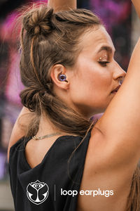 Elevate your festival style with limited edition Loop x Tomorrowland earplugs – the ultimate live music accessory. Protect your hearing and look damn good dancing in Purple with a holographic glow or Black with gold details. Pair with your fav festival fit for Tomorrowland and beyond. Learn more here. #LoopEarplugs