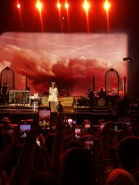 lana del rey, lana del rey concert, lana del rey stage