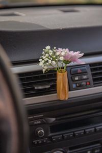 This Beautiful little vase is perfect for small bouquets such as a bouquet of lavender or a few flowers for example. They easily slide onto your car's air vent and depending on the flower it can leave a subtle but natural scent in your car! It's the perfect gift if you like to give something special and unique for birthdays or festivities. All vases and planters come in an ever expanding, wide variety of colors and models. If you're looking for something specific hit me up because I also do requ