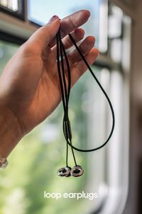 Meet the missing link to your next city escape. With a tug-resistant, magnetic connector cord, Loop Link secures your Loops around your neck to protect your hearing as you navigate the urban hustle and bustle. #loopearplugs #looplink #earprotection #hearinghealth #noisesensitivity