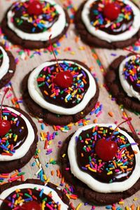 Brownie Sundae Cookies (Crumbl Copycat) - Snowflakes & Coffeecakes Cooking School