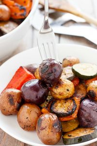 BBQ Potatoes and Vegetable Medley | http://thecookiewriter.com | @thecookiewriter | #BBQ