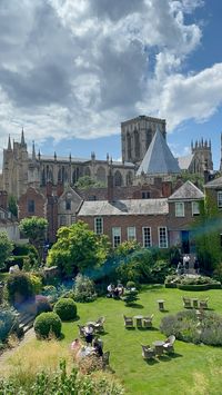 so in love with this little town🫶🏻 #yorkshire #york #aesthetic #summer #church