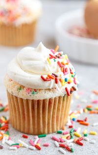 Half-dozen Funfetti Cupcakes!