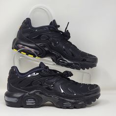 Nike Air Max Plus Gs Triple Black Kids /Womens Size Multi Cd0609 001 New New Without Box Toddler Boy Sneakers, Nike Air Max 200, Nike Max, Baby Nike, Youth Shoes, Black And White Shoes, Boys Nike, Nike Flex, Nike Basketball Shoes