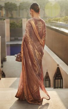 Sari Design, Floral Frocks, Chiffon Frocks, Potli Bag, Tissue Saree, Dresses Beautiful, Saree Designs Party Wear, Frocks Designs, Saree Blouse Designs Latest