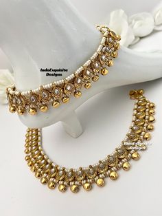 Indian kundan ghungroo Anklets comes in a pair/ Payal/ Punjabi Jhanjra/ Indian bridal payal /Bells Anklet/ Kundan Payal /Panjeb/ Indian anklets Size-Standard adult fit All items are shipped from Brampton, Ontario, Canada. If you need your item by a certain day, please reach out to us for express delivery option before you buy so that we can update the shipping for you. We kindly request to consider minor variations in colors, shades, textures as pictures displayed may slightly vary from the actual product due to digital image limitations.Please expect the possibility of some minor imperfections when buying handmade jewelry. Please contact us for any questions you might have. Thank you and Happy shopping 😊 Kundan Anklets With Latkans For Festivals, White Toe Ring Anklets For Festivals, Temple Jewelry Style Anklets With Tilla For Festivals, Diwali Kundan Anklets With Latkans, Traditional Anklets For Puja And Festive Occasions, Festive Toe Ring Anklets For Rituals, Temple Jewelry Tilla Anklets For Puja, Temple Jewelry Tilla Anklets For Diwali, Traditional Anklets With Latkans For Festivals