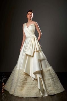 Elegant Organza Dresses With Bow, Elegant Organza Dresses With Bow Detail, Formal One-shoulder Tulle Evening Dress, Elegant One-shoulder Tulle Gown, Formal One-shoulder Tulle Gown, Elegant Satin Ball Gown With Detachable Train, Elegant One Shoulder Wedding Gown, One-shoulder Organza Evening Dress For Wedding, Luxury Taffeta Wedding Dress