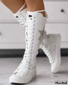 Olivia Mark - Botas de lona con cordones y pompones con ojales Knee High Sneakers, Purple Sneakers, Canvas Boots, Stunning Shoes, Jumpsuit Outfit, Combat Boot, Zipper Boots, Gym Shoes, Round Toe Heels