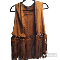 Women's Coco & Jameson Fringe Faux Suede Vest Size Small New Without Tags From Dillards Size: Small Condition: New Without Tags Brand: Coco & Jameson Material: 92% Polyester, 8% Spandex Super Cute Vest With Fringe That I Purchased Several Years Back From Dillards Before Putting On Some Weight. I Was Hoping To Get Back Down To That Size But Now I Am Selling All Those Clothes So Some Beautiful Souls Will Get Some Use Out Of Them!! Brown Fringe Outerwear For Spring, Brown Fringe Vest For Fall, Casual Fringed Vest For Fall, Trendy Brown Vest For Fall, Fitted Fringe Vest For Fall, Faux Suede Vest, Suede Vest, Beautiful Soul, Put On