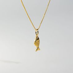 Gold Fish Necklace, Fish Beads, Fish Necklace, Fish Pendant, Horn Pendant, Gold Fish, Jewelry Lookbook, Look Vintage, The Fish