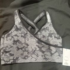 Gymshark Sports Bra Size Large Casual Gray Sports Bra For Yoga, Fitted Gray Activewear For Light Sports, Gray Casual Activewear Sweat Resistant, Gray Athleisure Sports Bra For Light Sports, Breathable Gray Sports Bra In Athleisure Style, Athleisure Breathable Gray Sports Bra, Athleisure Gray Breathable Sports Bra, Casual Gray Sports Bra For Training, Gray Activewear With Medium Support For Sports Season