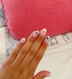 French with bow nail design inspiration Nails Acrylic Short Almond French, Nail Inspiration Simple Short, White Nail French Tip Designs, Cute Nail Ideas For Homecoming, Nail Ideas Gel Pink, Senior Photos Nails, Bow Nails Short Square, French Tip Simple Nails, Nail Inspo No Tips